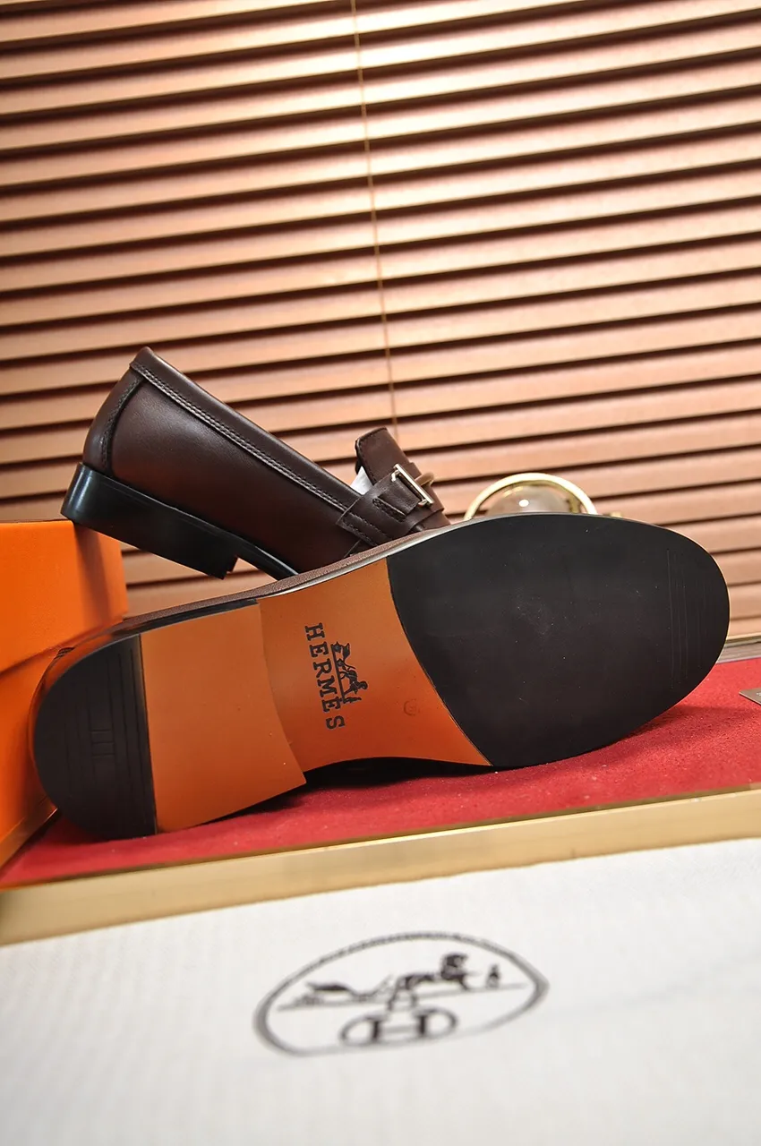 Men's shoes💰460💶[HERMES] (sheepskin lining)🍀Italian top luxury🍀He does not pursue novel styles and gorgeous colors, but attracts the favor of successful men with his flawless, elegant and classic style. Formal leather shoes This very comfortable, simple and stable style allows you to easily match any style! The pattern is absolutely 1:1 refined from the original case, and we strive for excellence in materials, imported cowhide + sheepskin lining💪💪💪extraordinary texture👍! .Black Brown Size: 38-45 (45 customized)